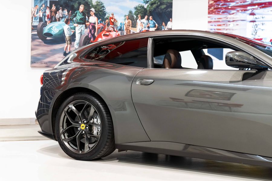 Ferrari GTC4 Lusso T