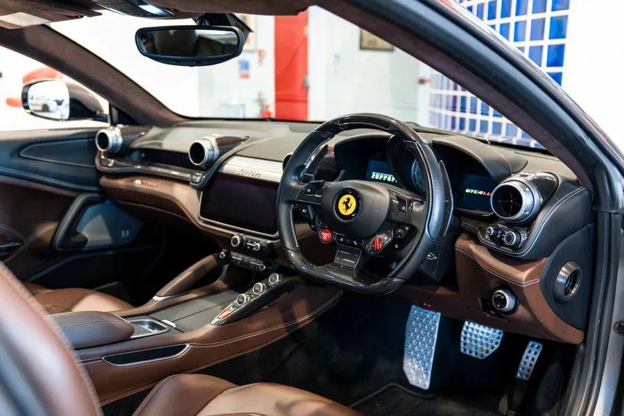 Ferrari GTC4 Lusso V12