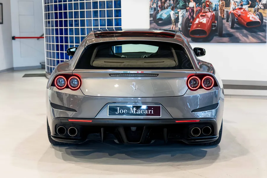 Ferrari GTC4 Lusso V12
