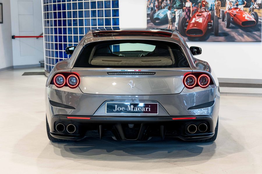 Ferrari GTC4 Lusso V12