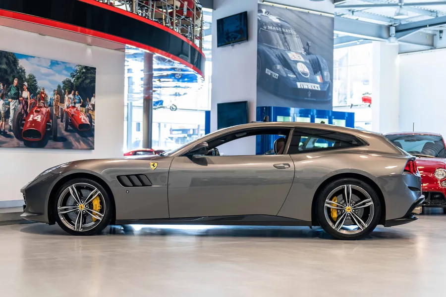 Ferrari GTC4 Lusso V12