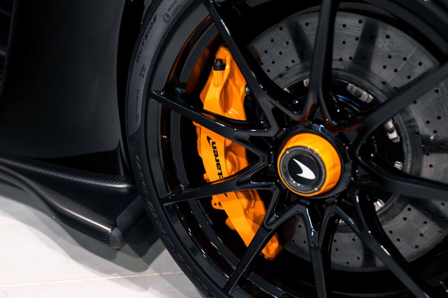 McLaren Senna