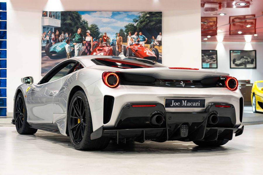 Ferrari 488 Pista