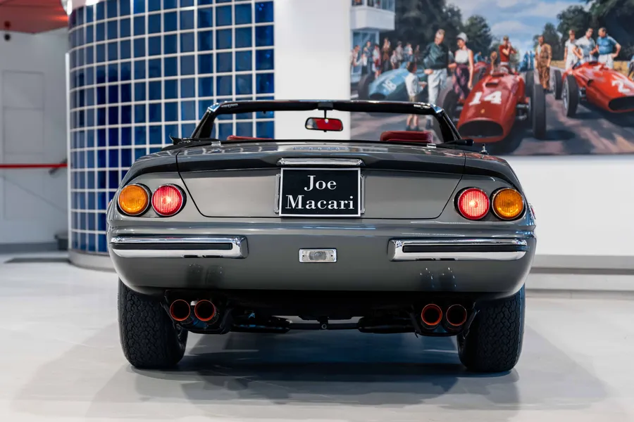 Ferrari 365 GTS/4 Daytona Spyder