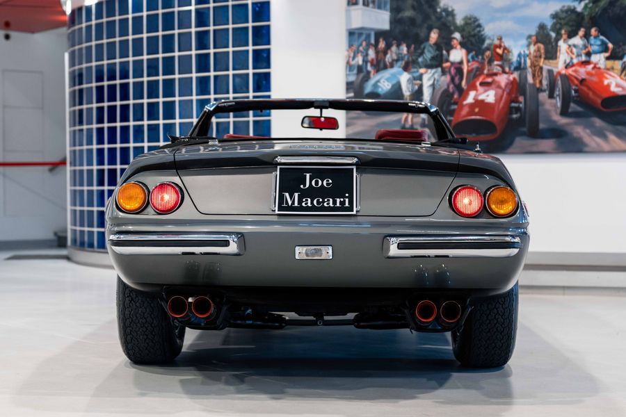 Ferrari 365 GTS/4 Daytona Spyder