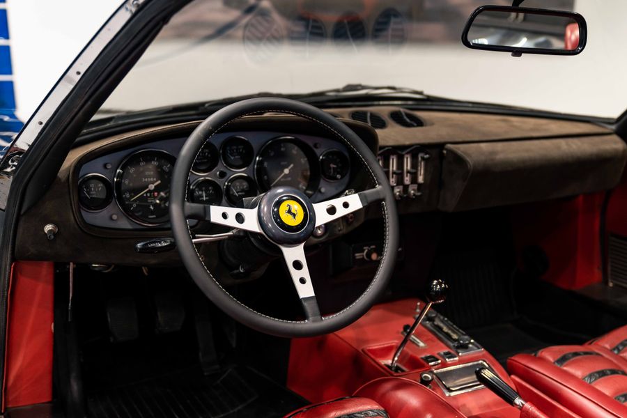 Ferrari 365 GTS/4 Daytona Spyder