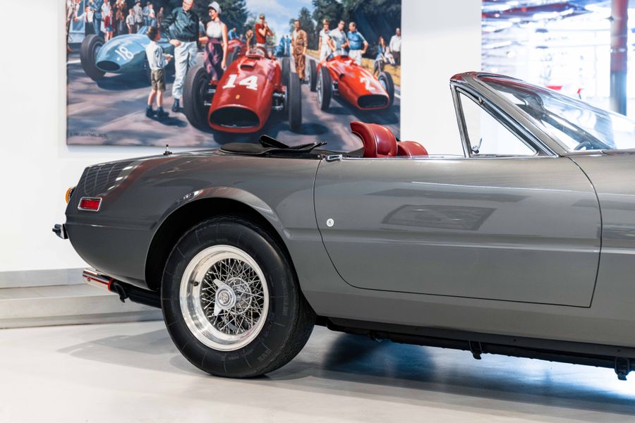 Ferrari 365 GTS/4 Daytona Spyder