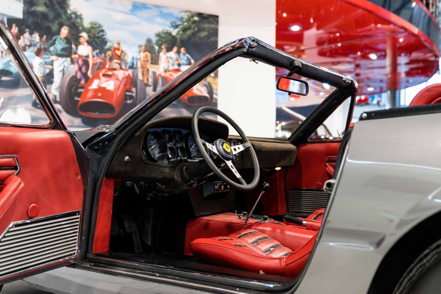 Ferrari 365 GTS/4 Daytona Spyder