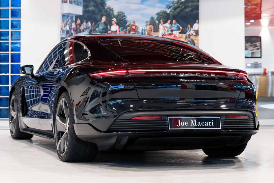Porsche Taycan 4S