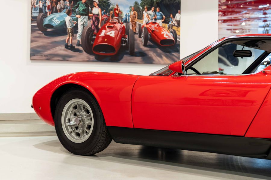 Lamborghini Miura P400