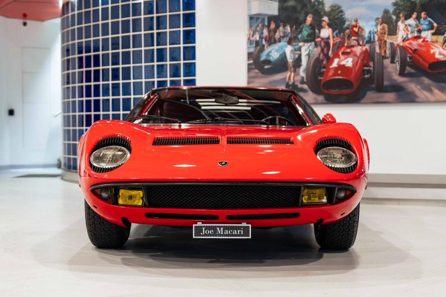 Lamborghini Miura P400