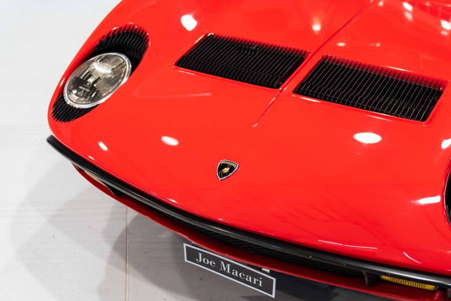 Lamborghini Miura P400
