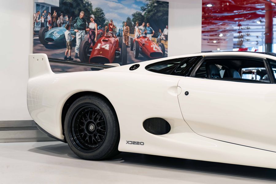 Jaguar XJ220 S
