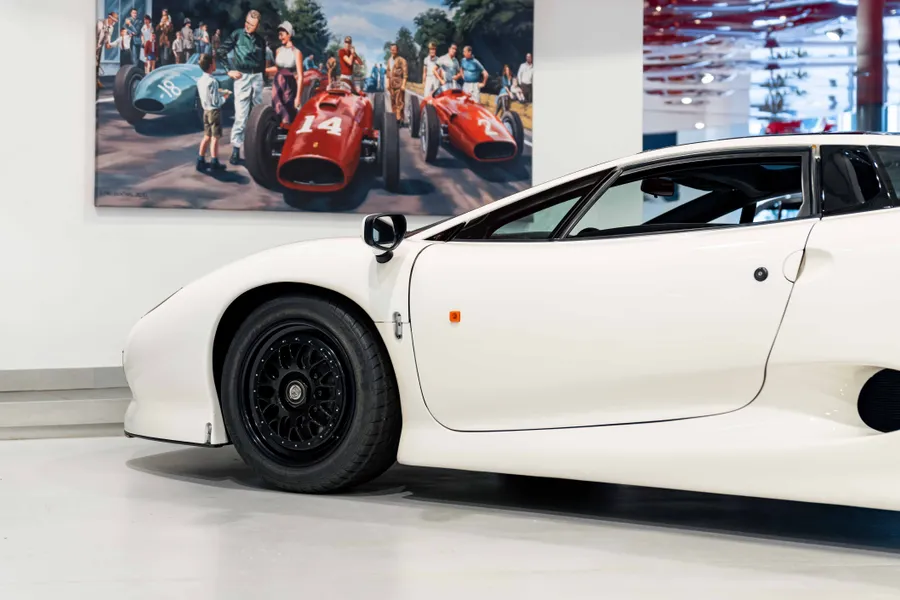 Jaguar XJ220 S