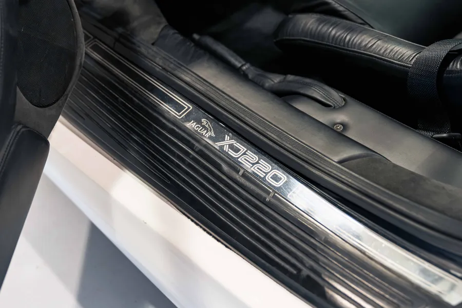 Jaguar XJ220 S