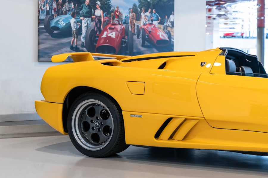 Lamborghini Diablo VT Roadster