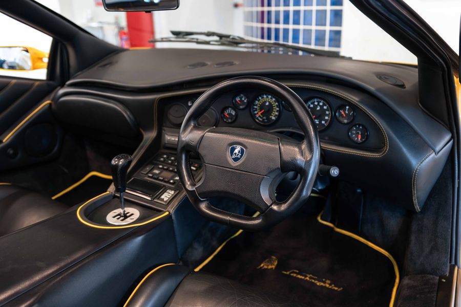 Lamborghini Diablo VT Roadster