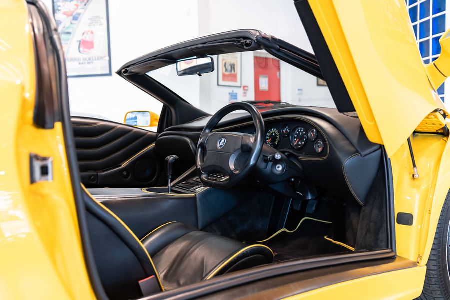 Lamborghini Diablo VT Roadster