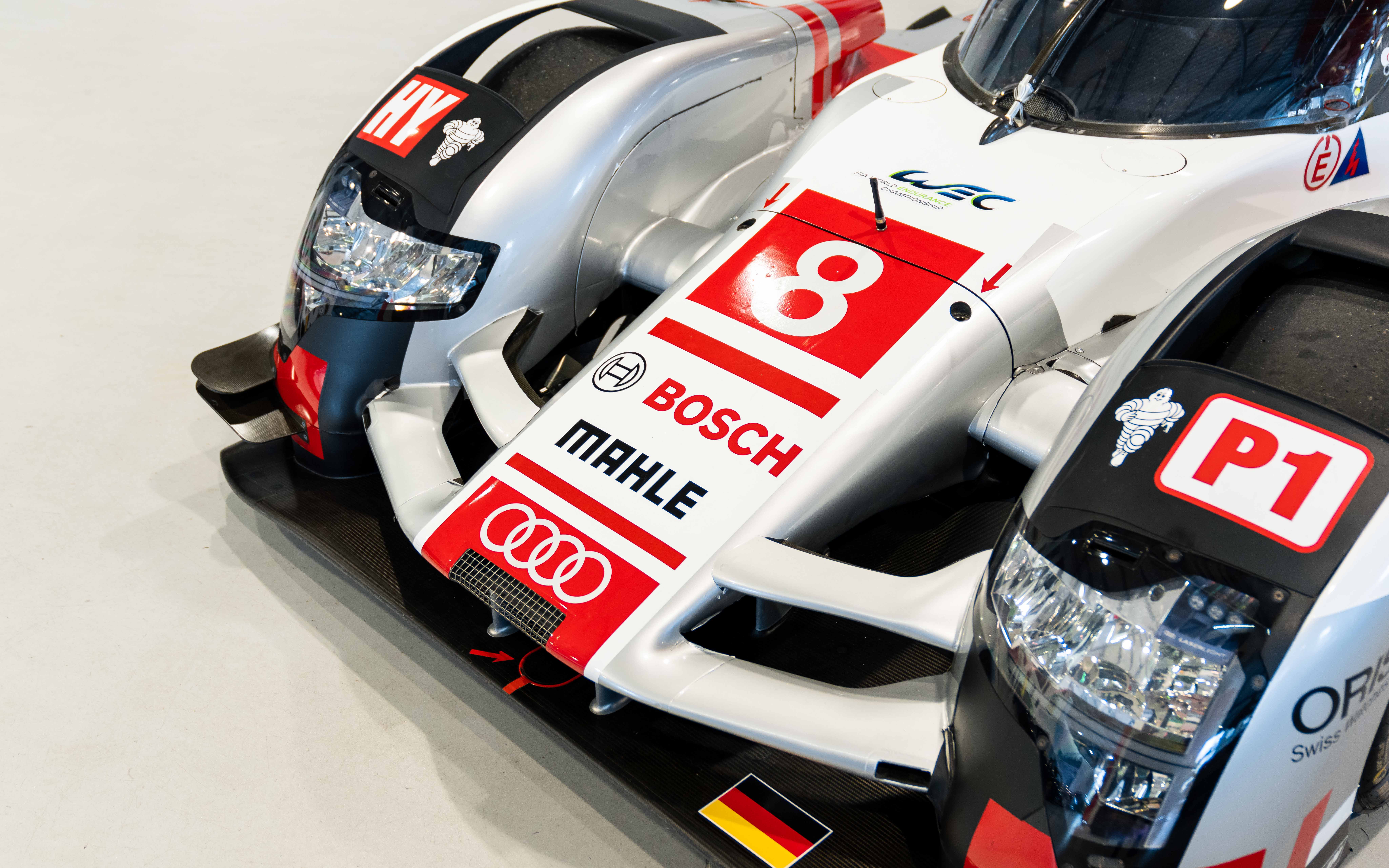 Audi R18 e-tron quattro ロッテラーサイン入り Audi R18 e-tron Quattro Previously Sold | Joe Macari