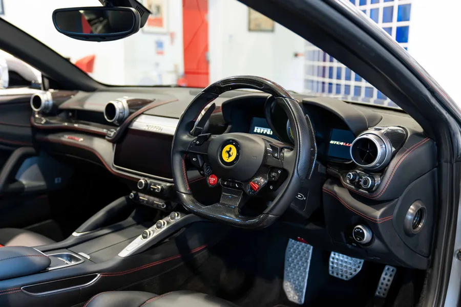 Ferrari GTC4 Lusso T