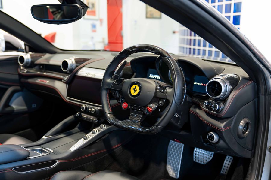 Ferrari GTC4 Lusso T