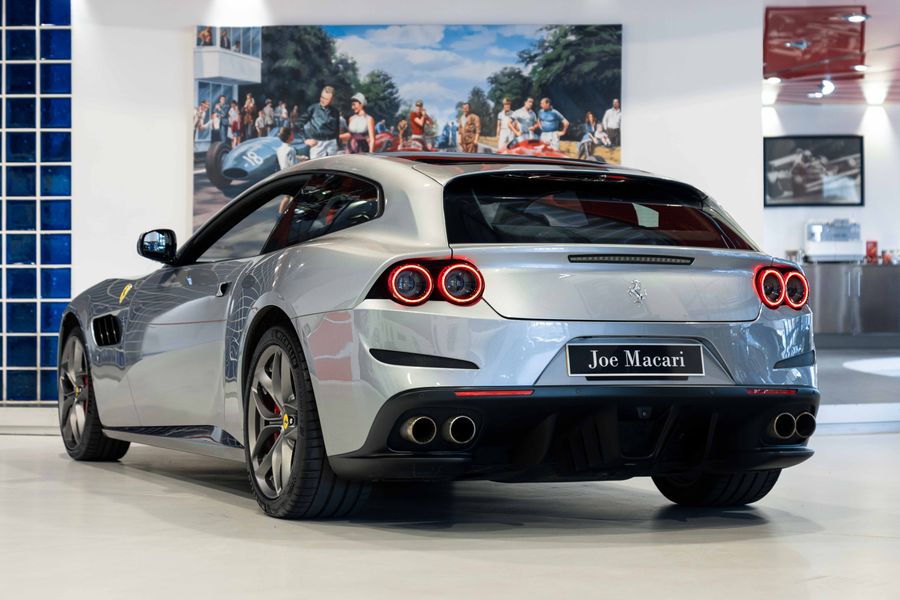 Ferrari GTC4 Lusso T
