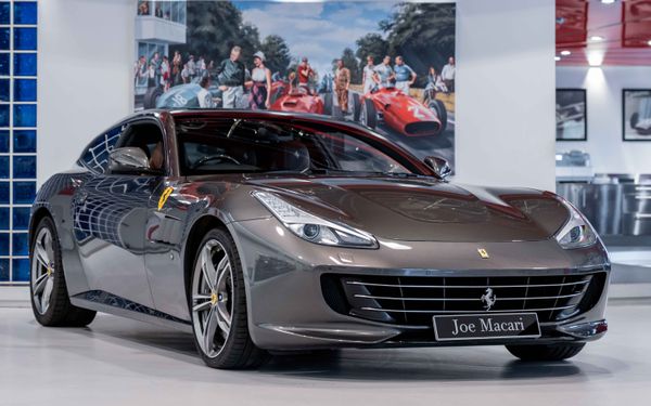 Ferrari GTC4 Lusso V12