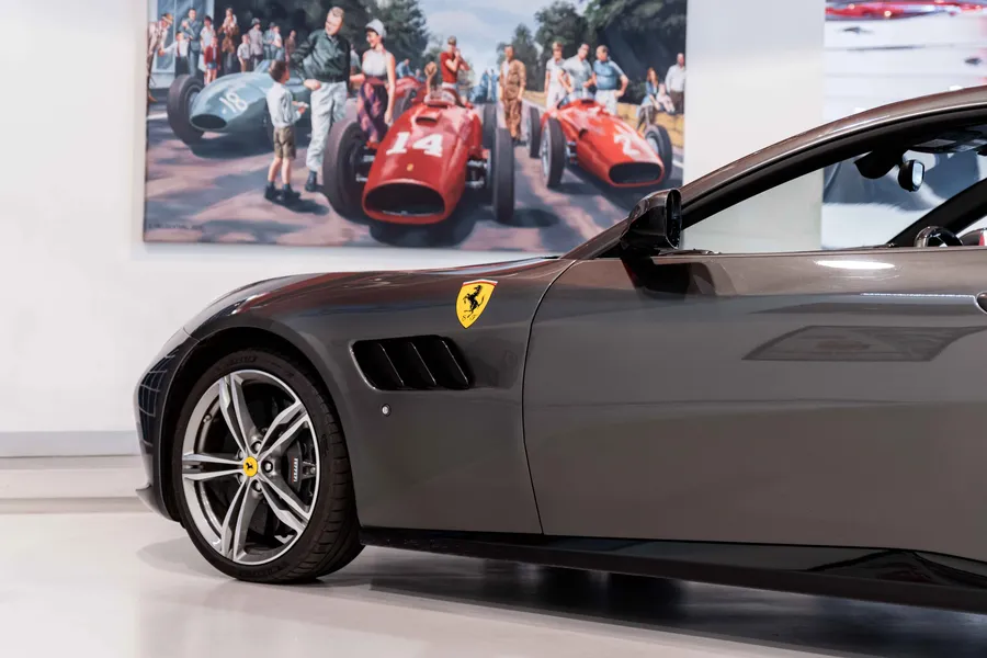 Ferrari GTC4 Lusso V12
