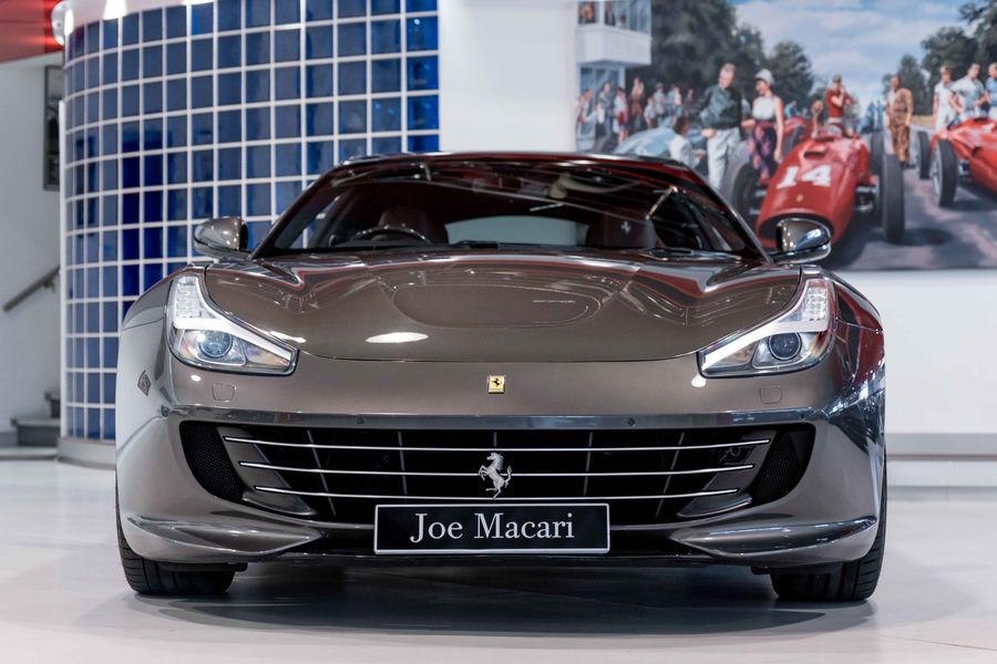 Ferrari GTC4 Lusso V12