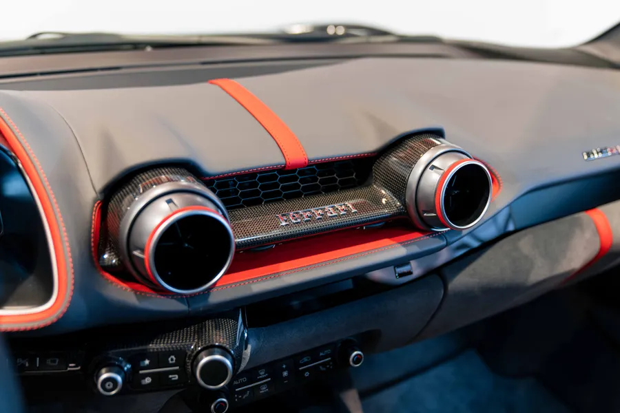 Ferrari 812 Superfast LHD