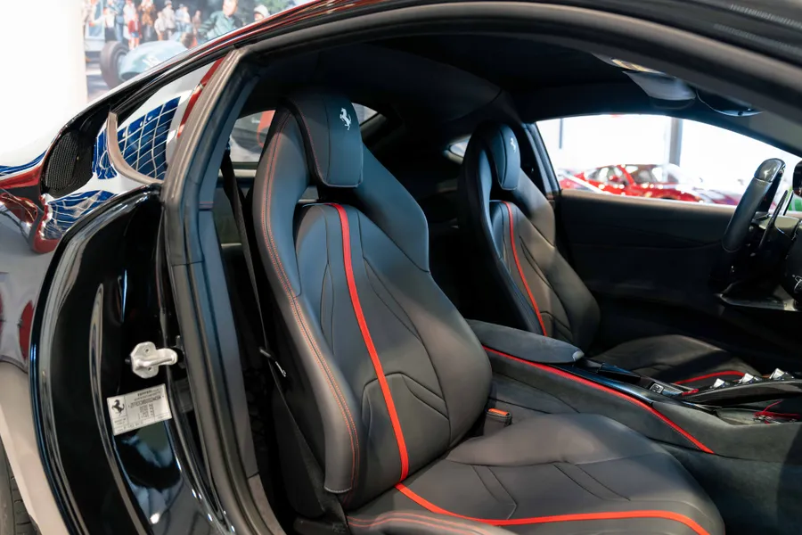 Ferrari 812 Superfast LHD