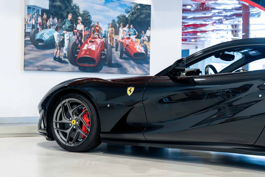 Ferrari 812 Superfast LHD