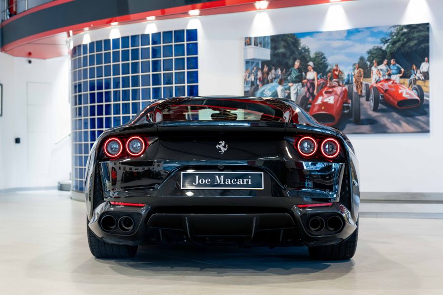 Ferrari 812 Superfast LHD