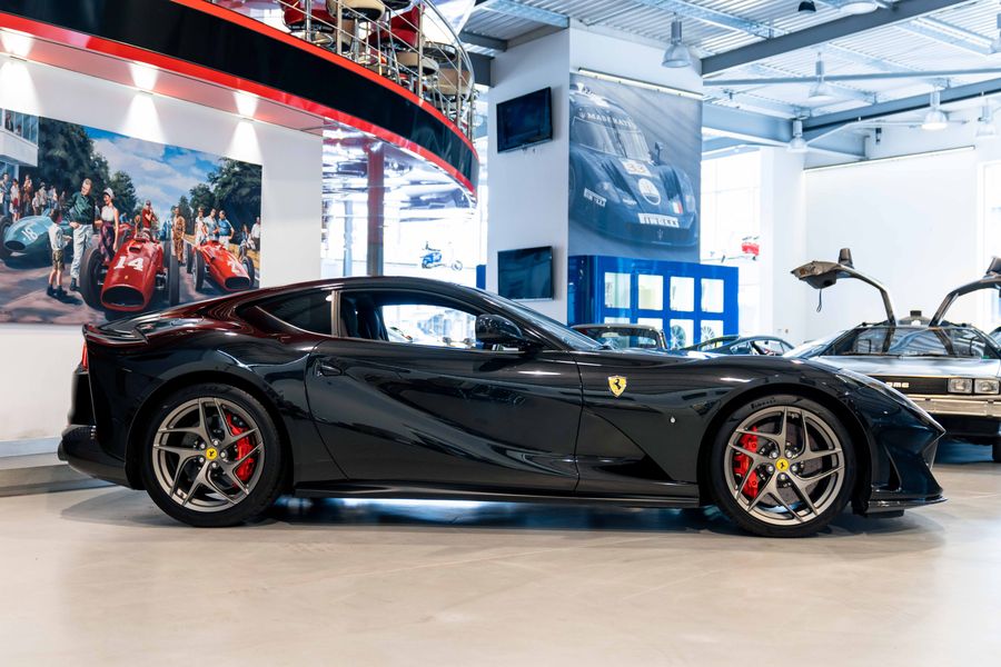 Ferrari 812 Superfast LHD