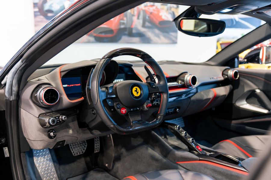 Ferrari 812 Superfast LHD