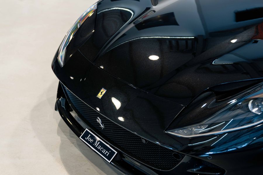 Ferrari 812 Superfast LHD