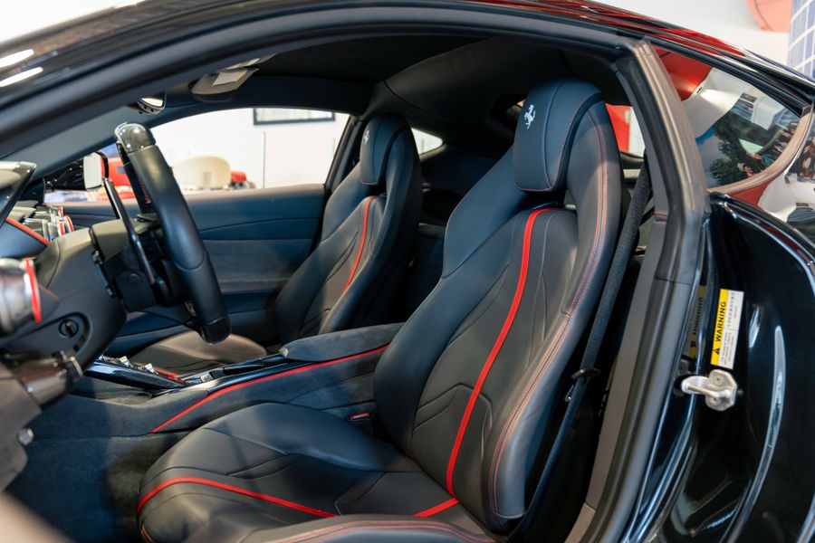 Ferrari 812 Superfast LHD