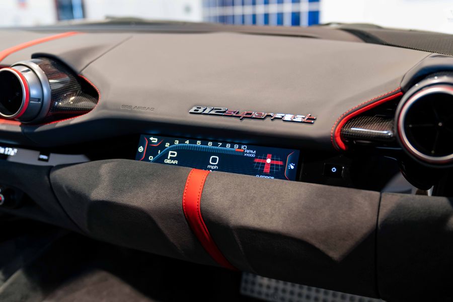Ferrari 812 Superfast LHD