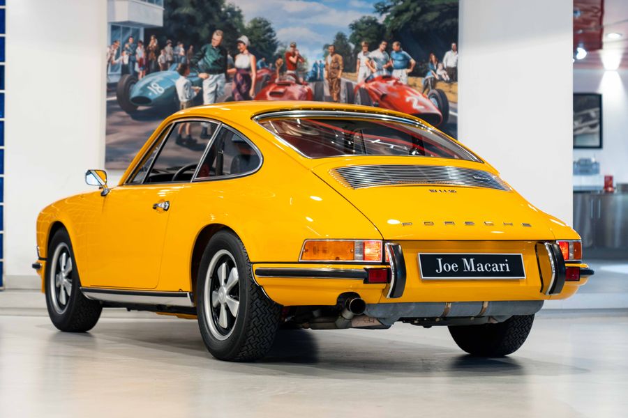 Porsche 911S 2.4 Coupe