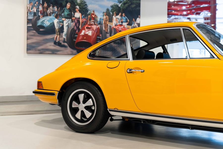 Porsche 911S 2.4 Coupe