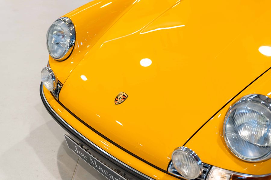 Porsche 911S 2.4 Coupe