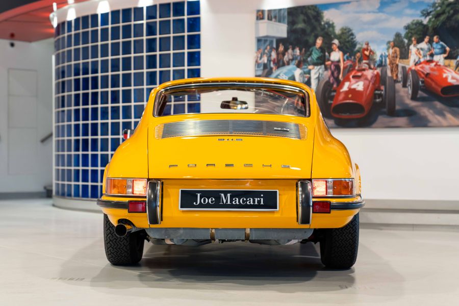 Porsche 911S 2.4 Coupe