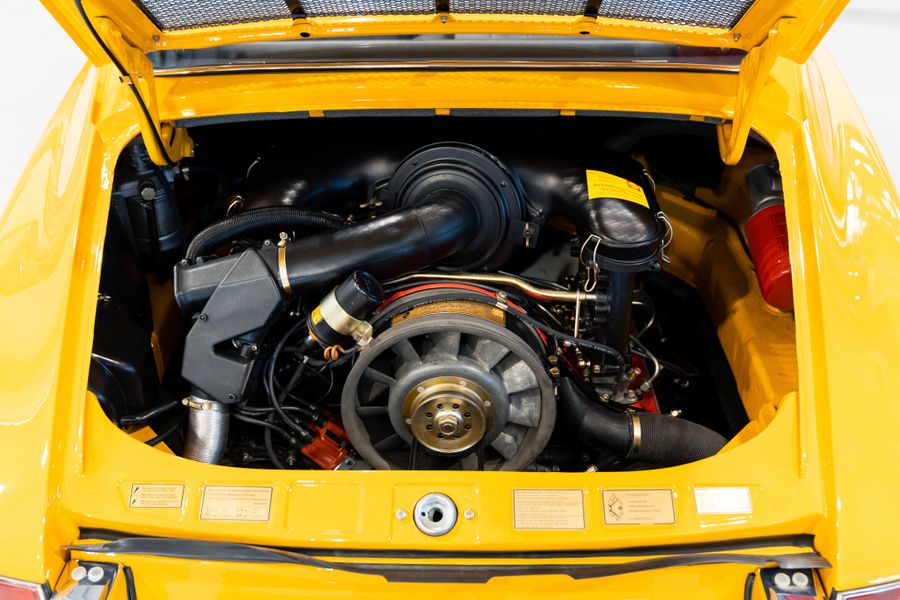 Porsche 911S 2.4 Coupe