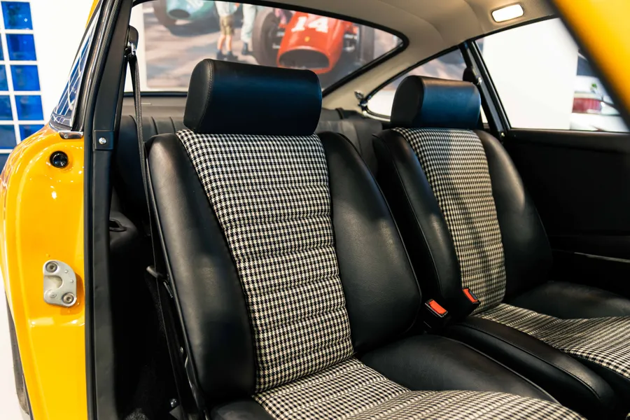 Porsche 911S 2.4 Coupe