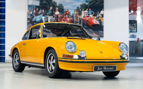 Porsche 911S 2.4 Coupe