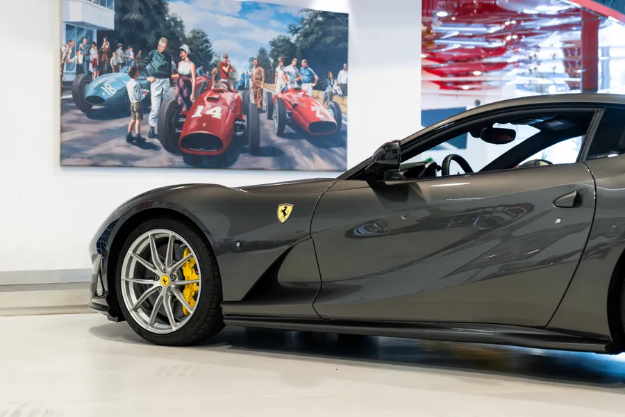 Ferrari 812 Superfast LHD
