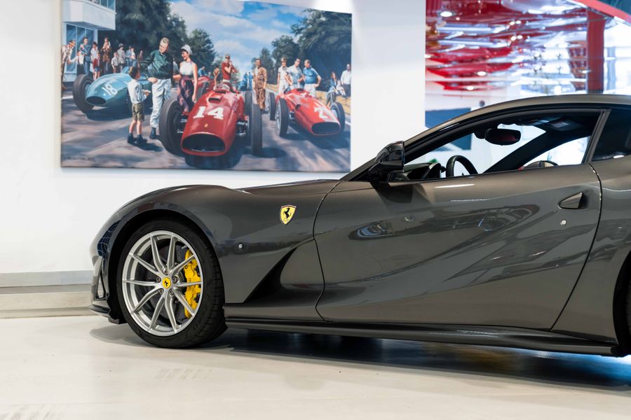 Ferrari 812 Superfast LHD