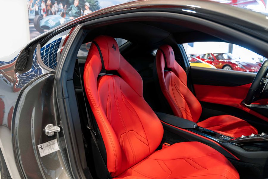 Ferrari 812 Superfast LHD
