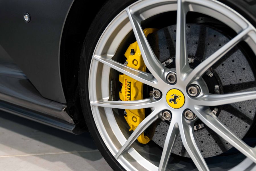 Ferrari 812 Superfast LHD