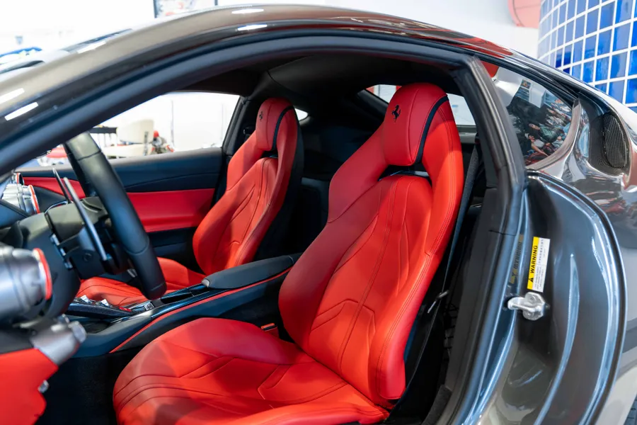 Ferrari 812 Superfast LHD